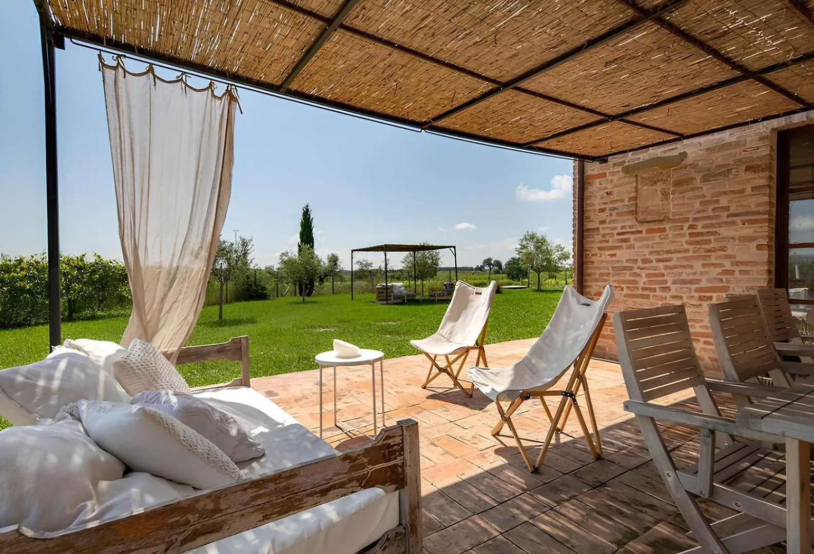 Villa Le Vigne, 10 Pax, Private Pool, Top Comfort Cortona